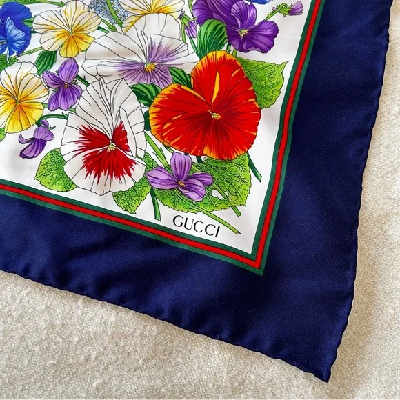 Vintage Gucci Floral Silk Scarf Viole - Picture 3 of 5